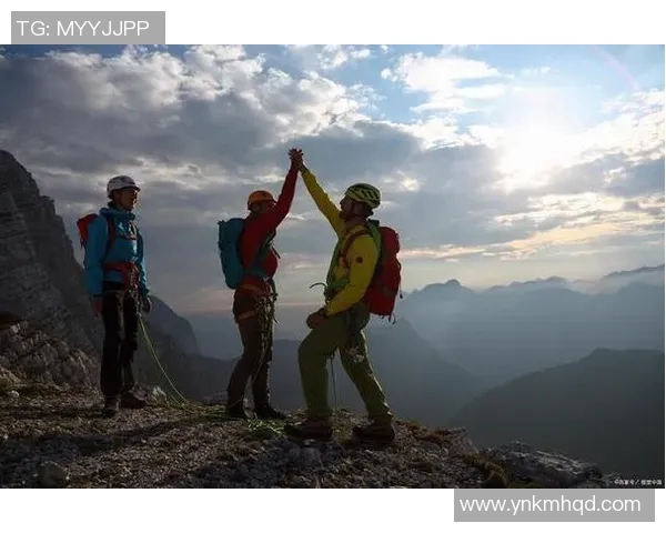 李伟亲授攀岩技巧与心得分享助你轻松征服高峰