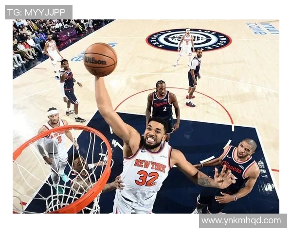 尼克斯与快船激战正酣球迷期待精彩对决与惊喜表现 尼克斯与快船激战正酣球迷期待精彩对决与惊喜表现