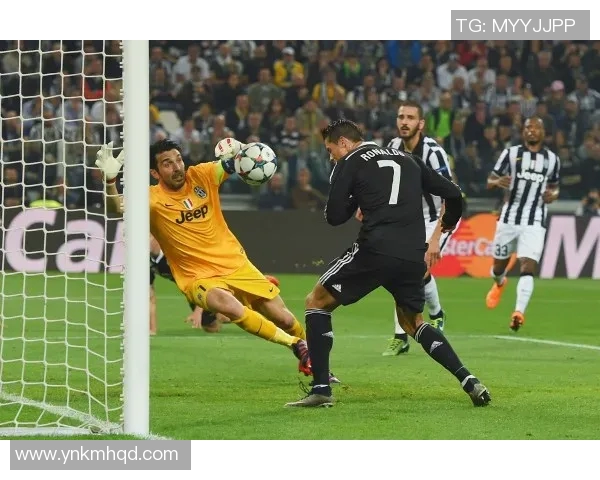 2000年皇马与尤文图斯巅峰对决回顾足球历史经典瞬间 2000年皇马与尤文图斯巅峰对决回顾足球历史经典瞬间