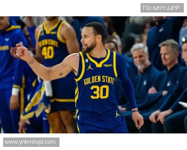 勇士对阵鹈鹕库里单场53分精彩表现回顾与分析